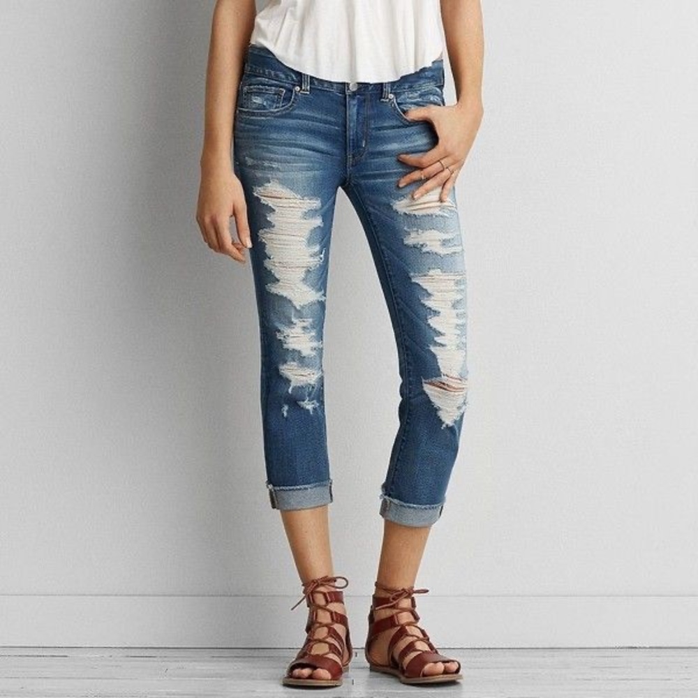 American Eagle Artist Crop distressed jeans
